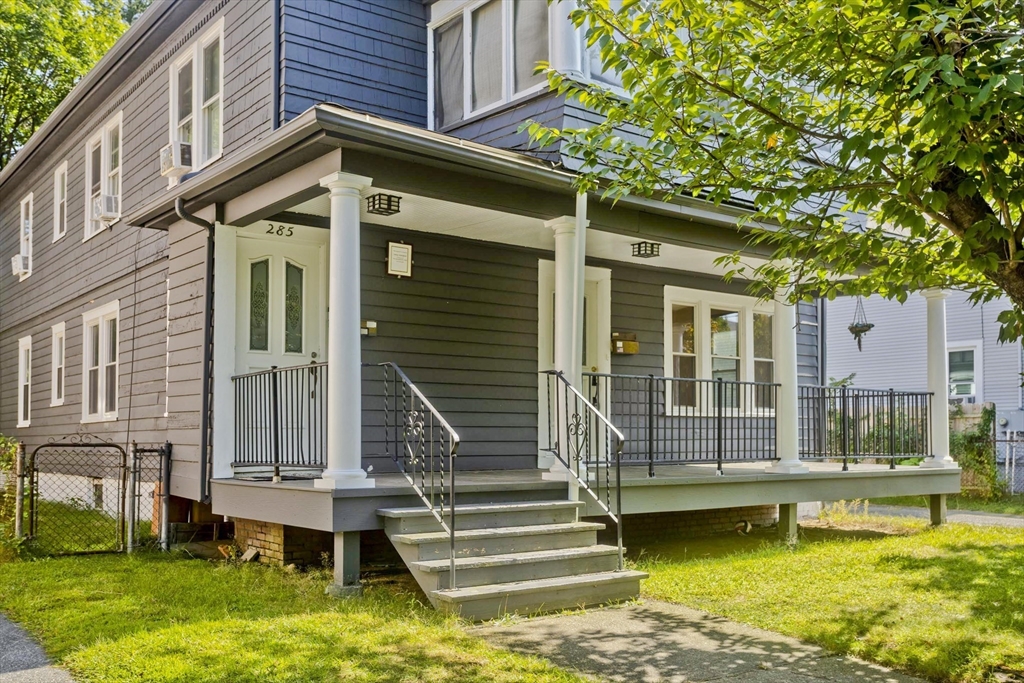 283-285 Lexington Street Springfield, MA 01104 - Photo 5 of 41 Gallery Image 5