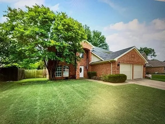 $2,900 | 322 Ashley Oak Lane, Lake Dallas, TX 75065