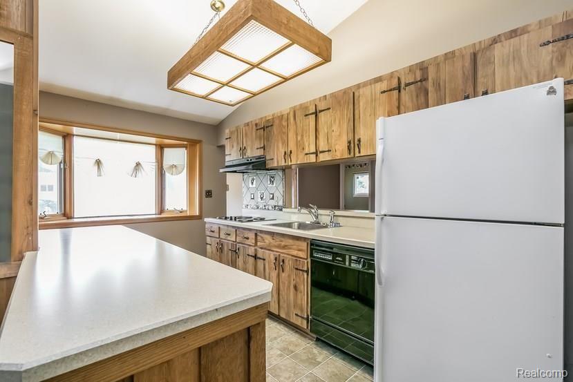 8536 23 Mile Road Shelby, MI 48316 - Photo 10 of 25