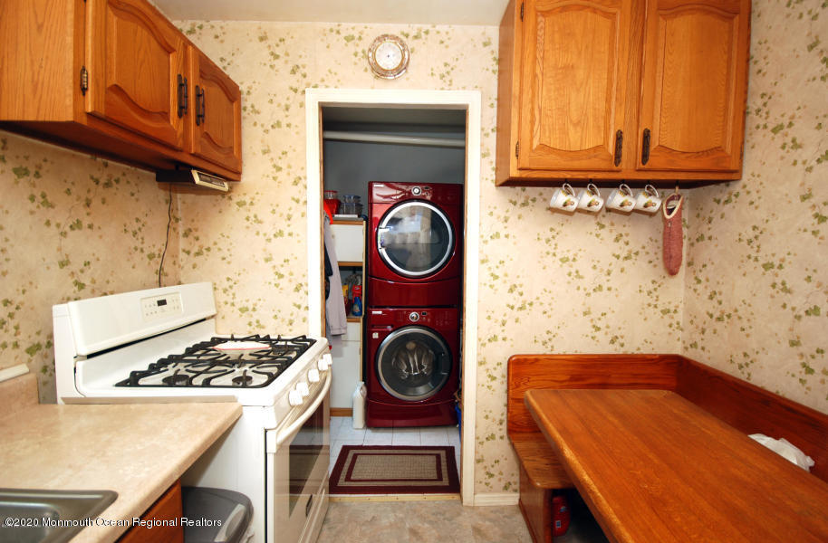 332 Aldrich Road Howell, NJ 07731 - Photo 8 of 22 35