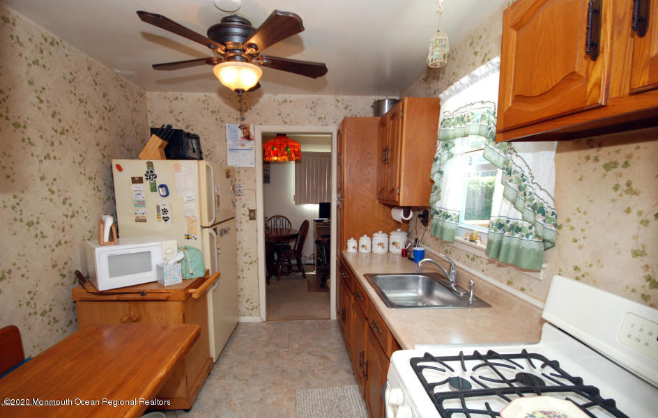 332 Aldrich Road Howell, NJ 07731 - Photo 9 of 22 34