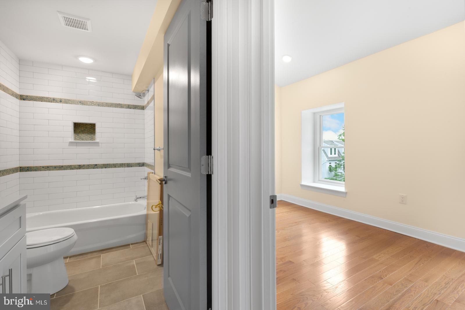 6607 Ridge Avenue, Unit C Philadelphia, PA 19128 - Photo 6 of 12 Gallery Image 6