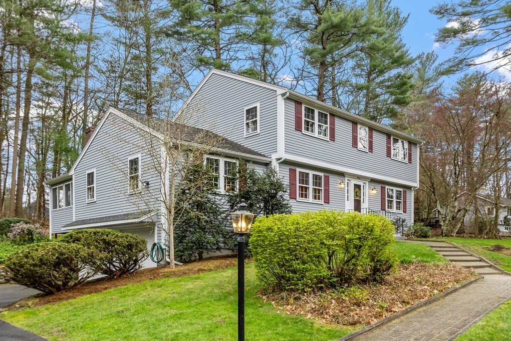 11 Robinwood Road Acton, MA 01720 - Photo 1 of 38 Gallery Image 1
