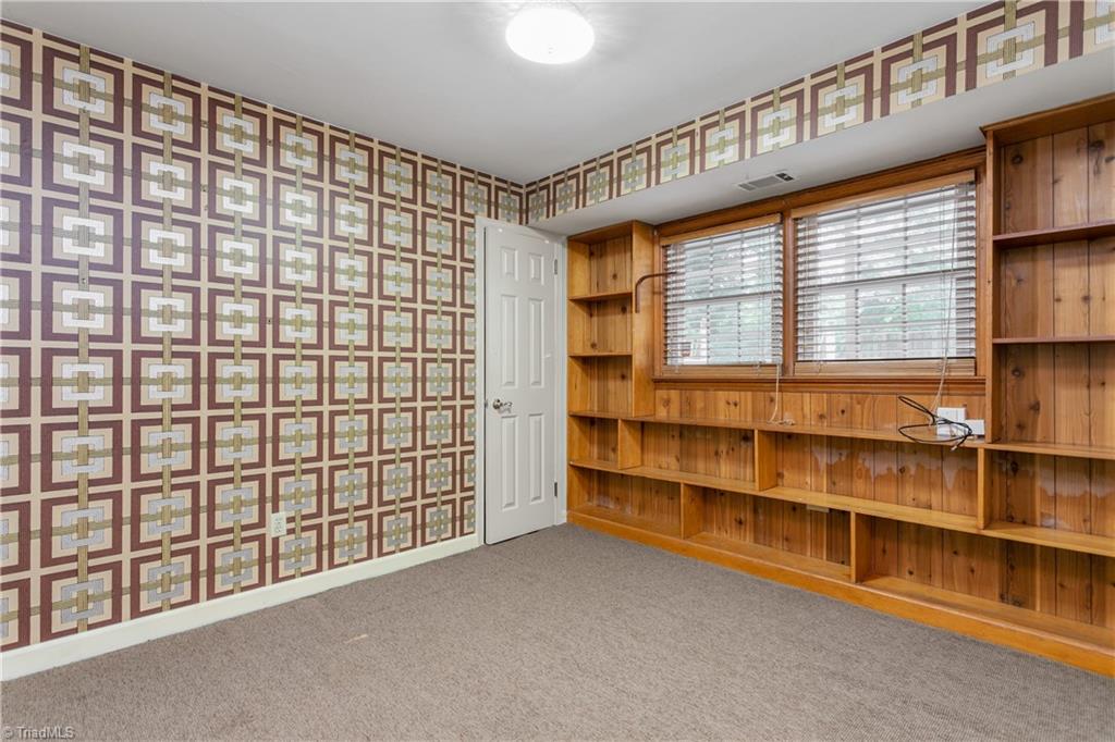 5306 Mockingbird Road Greensboro, NC 27406 - Photo 20 of 26 Additional view. Access to "heated" enclosed porch room, large closet and storage room.