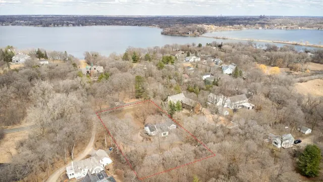 $2,995,000 | 17945 Breezy Pt Road, Woodland, MN 55391