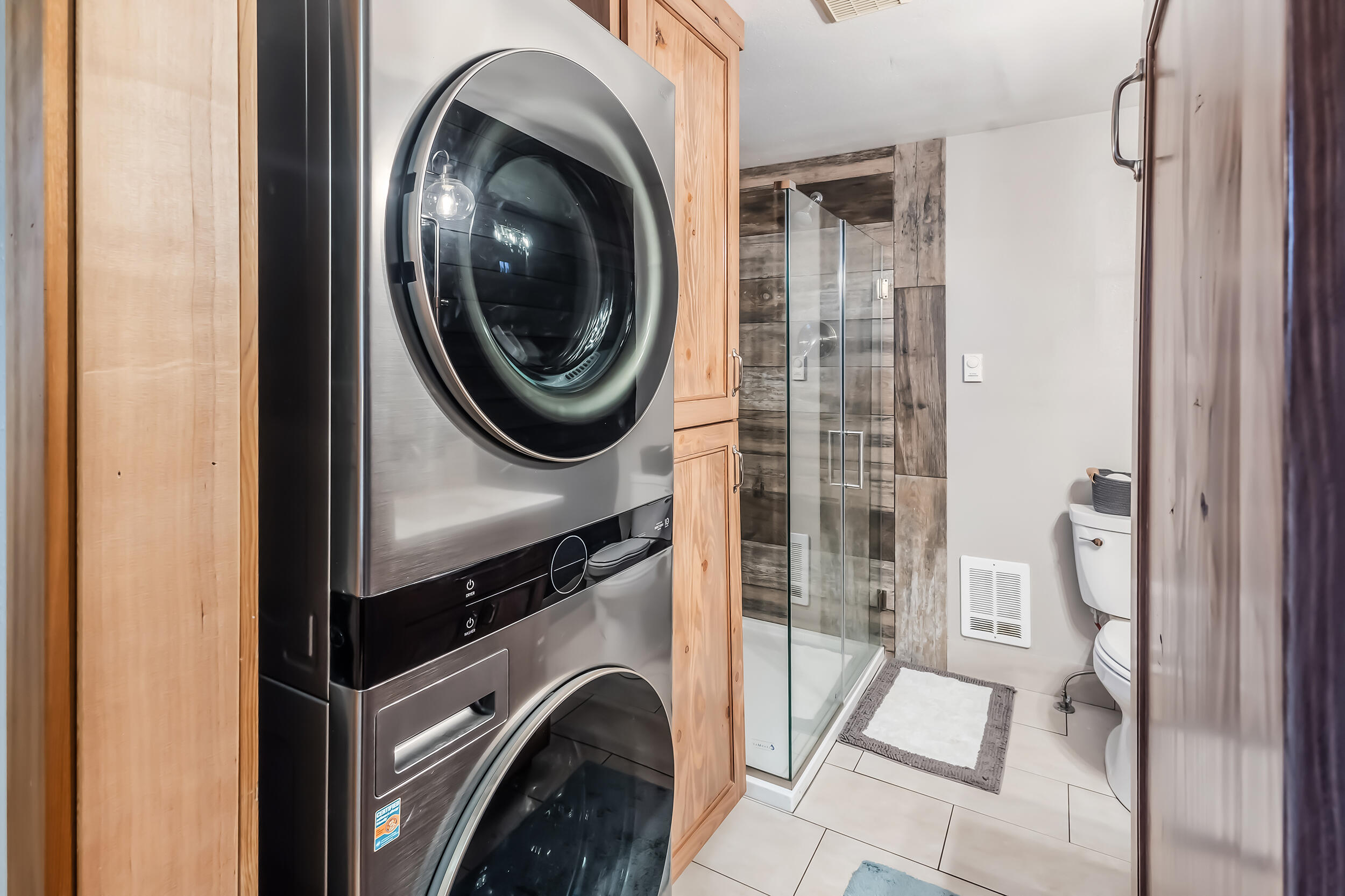 55800 Snow Goose Road Bend, OR 97707 - Photo 11 of 16 Bathroom