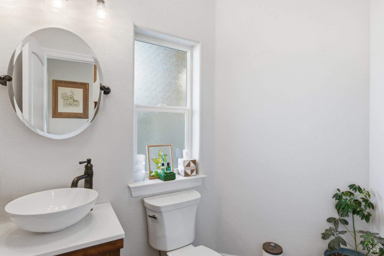 7561 Pleasants Valley Road Vacaville, CA 95688 - Photo 21 of 44 Guest bath.