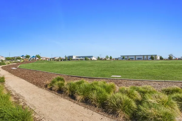 $637,000 | 355 Marigold Drive, Vacaville, CA 95687