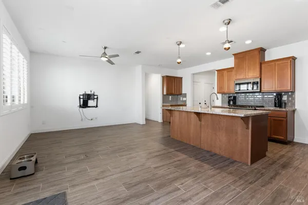 $637,000 | 355 Marigold Drive, Vacaville, CA 95687