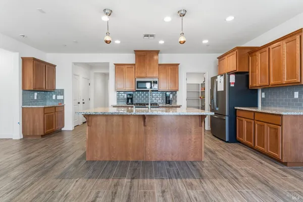 $637,000 | 355 Marigold Drive, Vacaville, CA 95687
