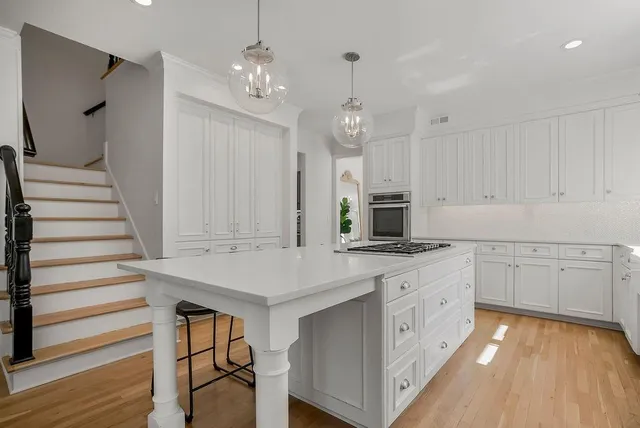 $1,399,950 | 12635 Juniper Circle, Leawood, KS 66209