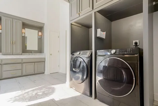 $1,399,950 | 12635 Juniper Circle, Leawood, KS 66209