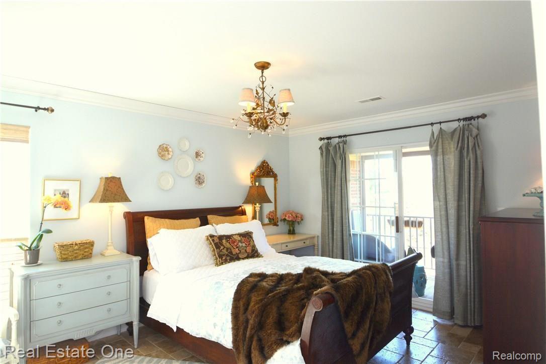 Oakmonte Master Bed Room.jpg