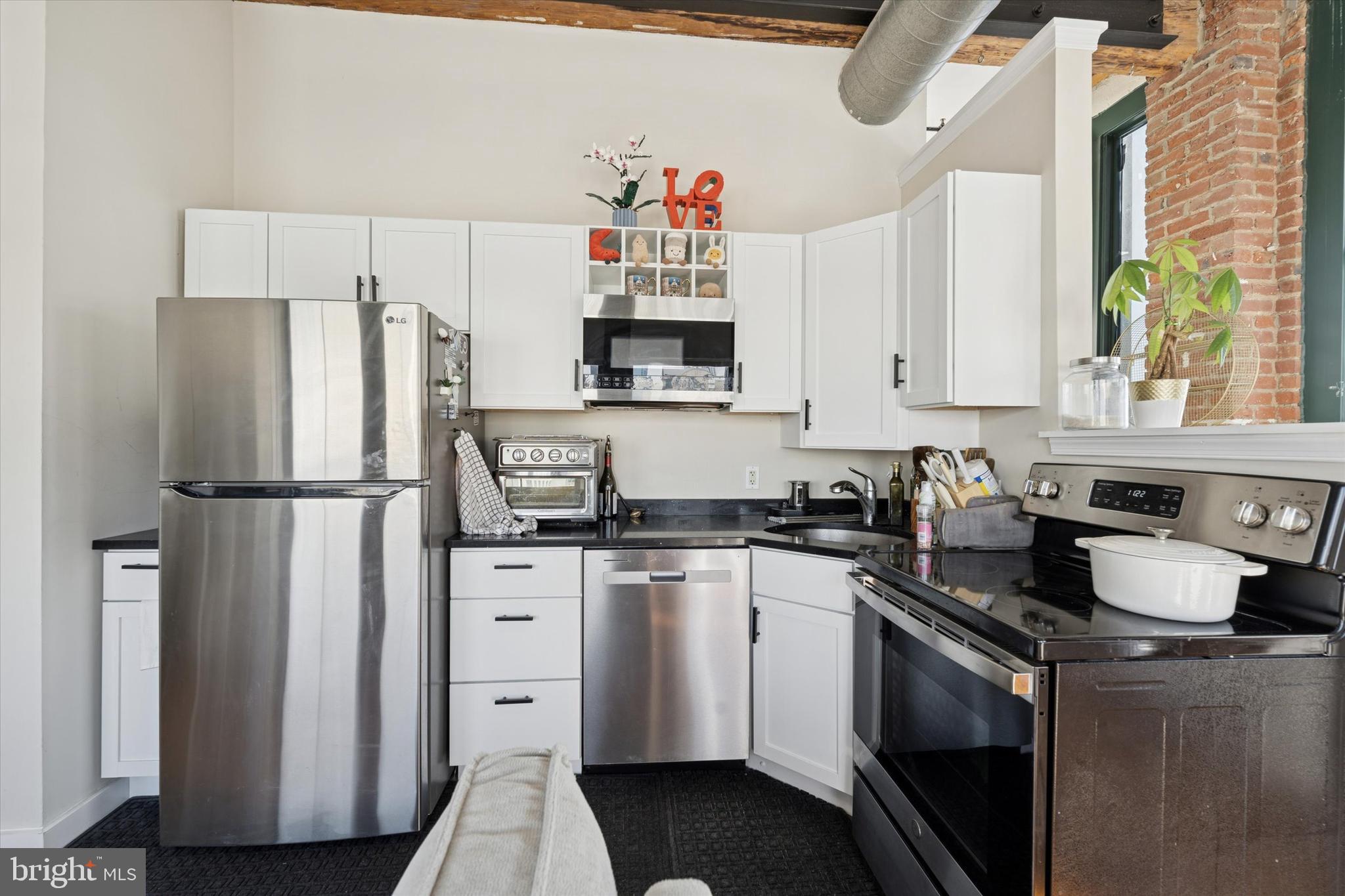 1010 Arch Street, Unit 807 Philadelphia, PA 19107 - Photo 9 of 16