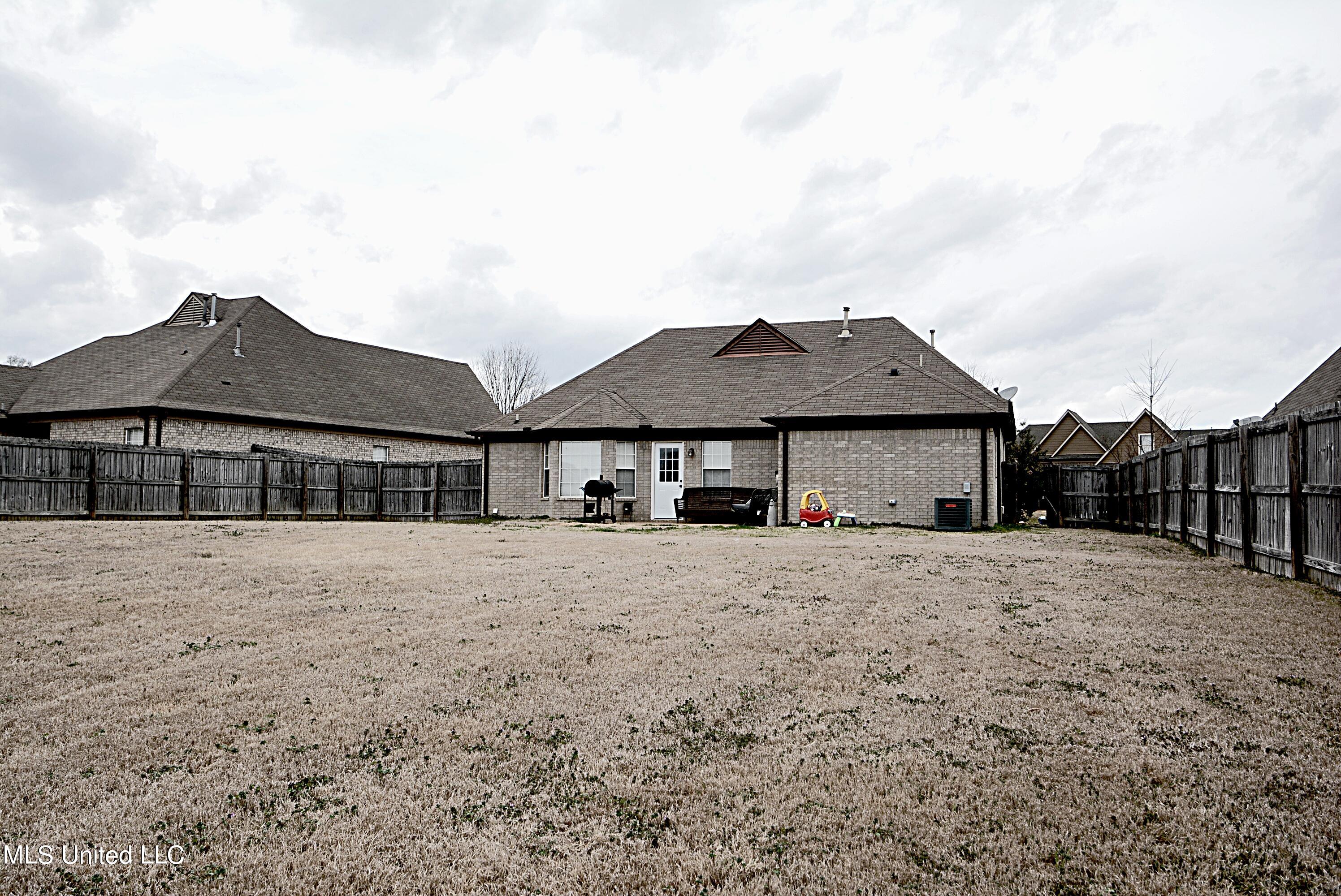383 East Oak Grove Road Hernando, MS 38632 - Photo 17 of 19 Back of Home