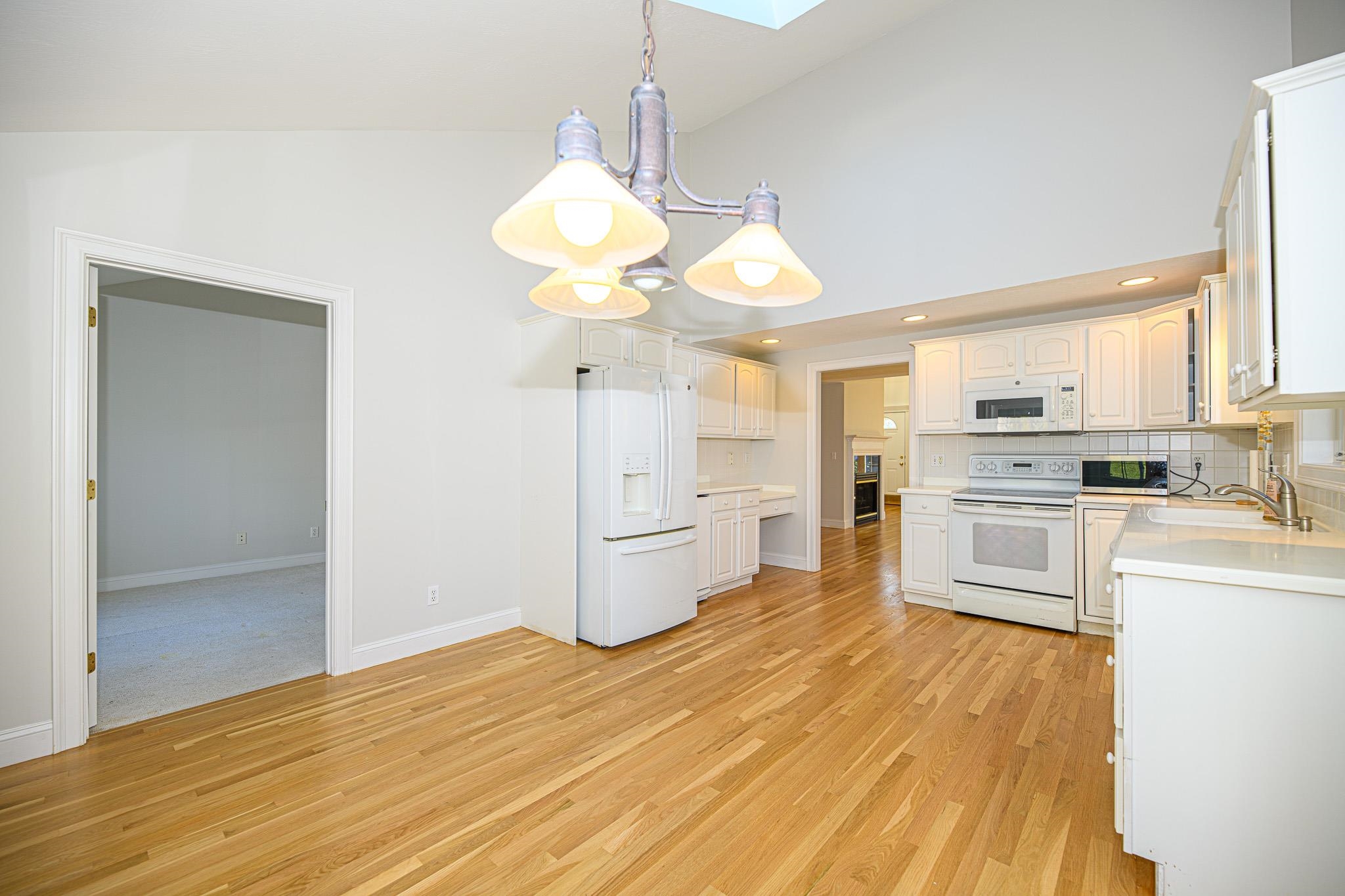 39 Hampton Meadows Hampton, NH 03842 - Photo 6 of 41