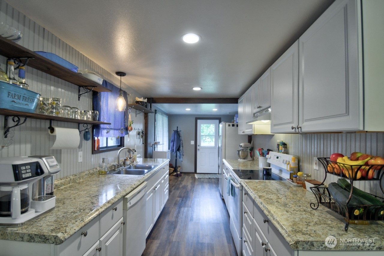 121 Jorgensen Road Onalaska, WA 98570 - Photo 5 of 40 Gallery Image 5
