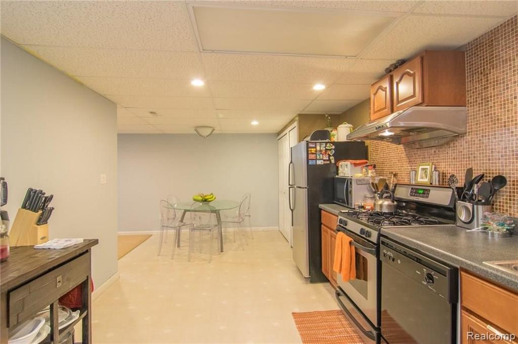 48006 Gladstone Road Canton, MI 48188 - Photo 47 of 66