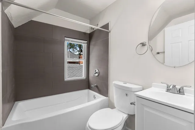 $209,900 | 416 South Van Buren Street, Green Bay, WI 54301