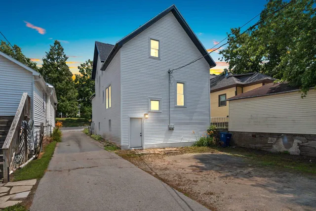 $209,900 | 416 South Van Buren Street, Green Bay, WI 54301