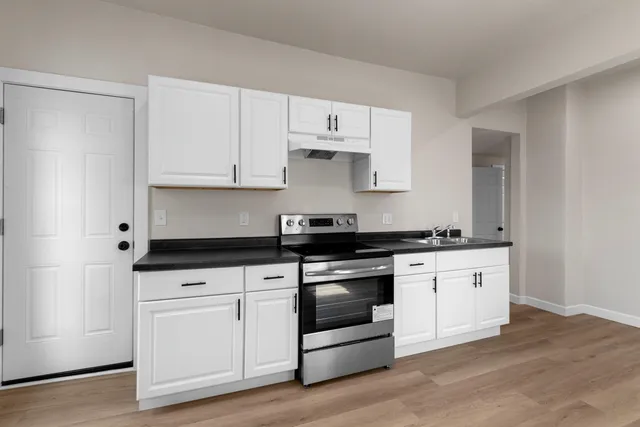 $209,900 | 416 South Van Buren Street, Green Bay, WI 54301