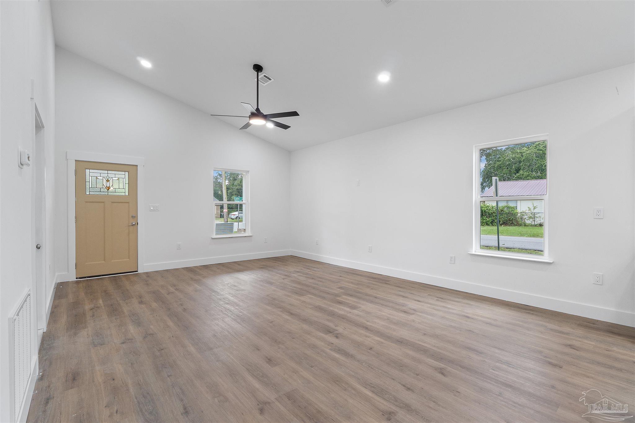 2712 Copter Road Pensacola, FL 32514 - Photo 7 of 30 Gallery Image 7