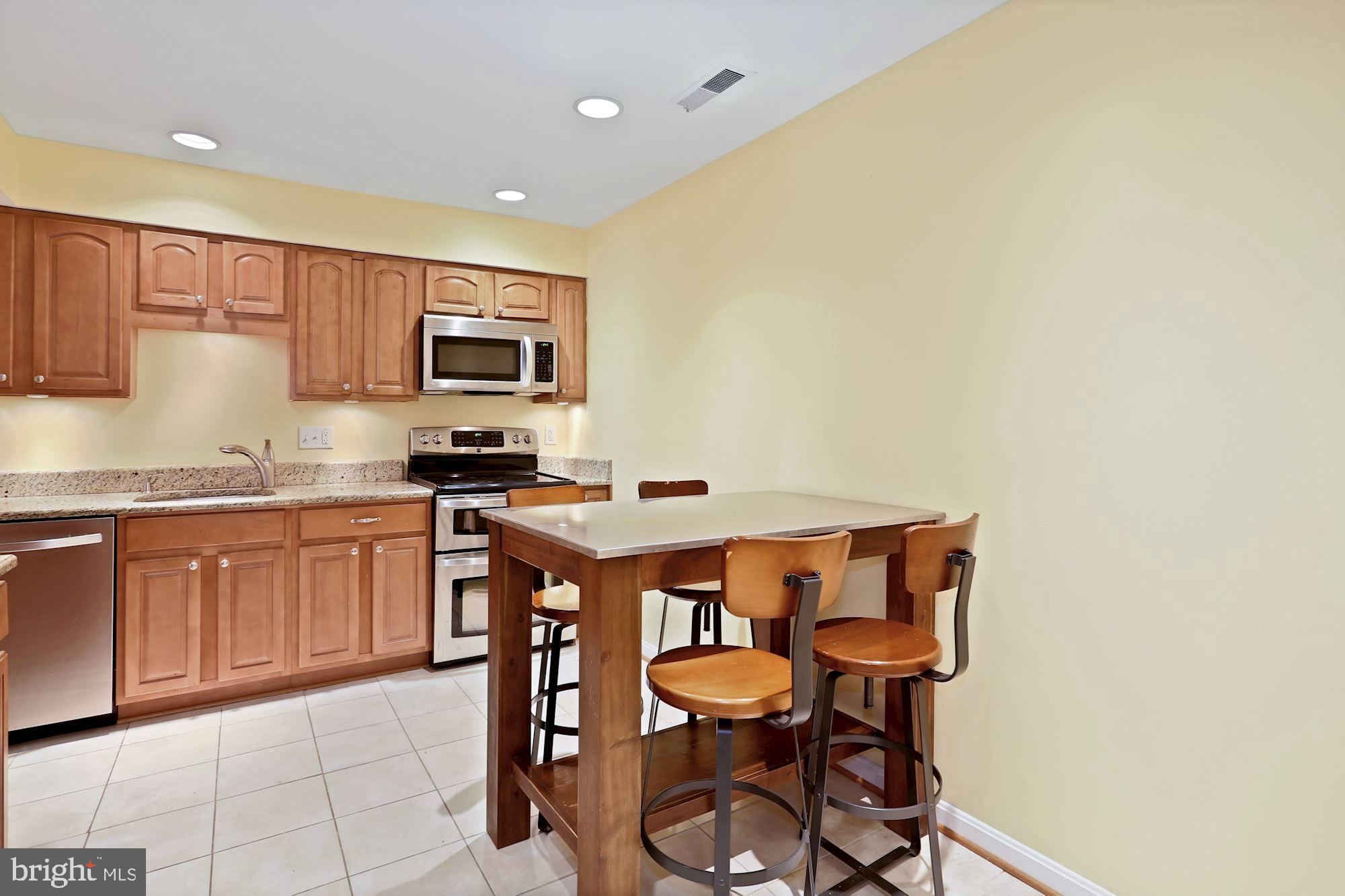 975 South Rolfe Street, Unit 1 Arlington, VA 22204 - Photo 18 of 47