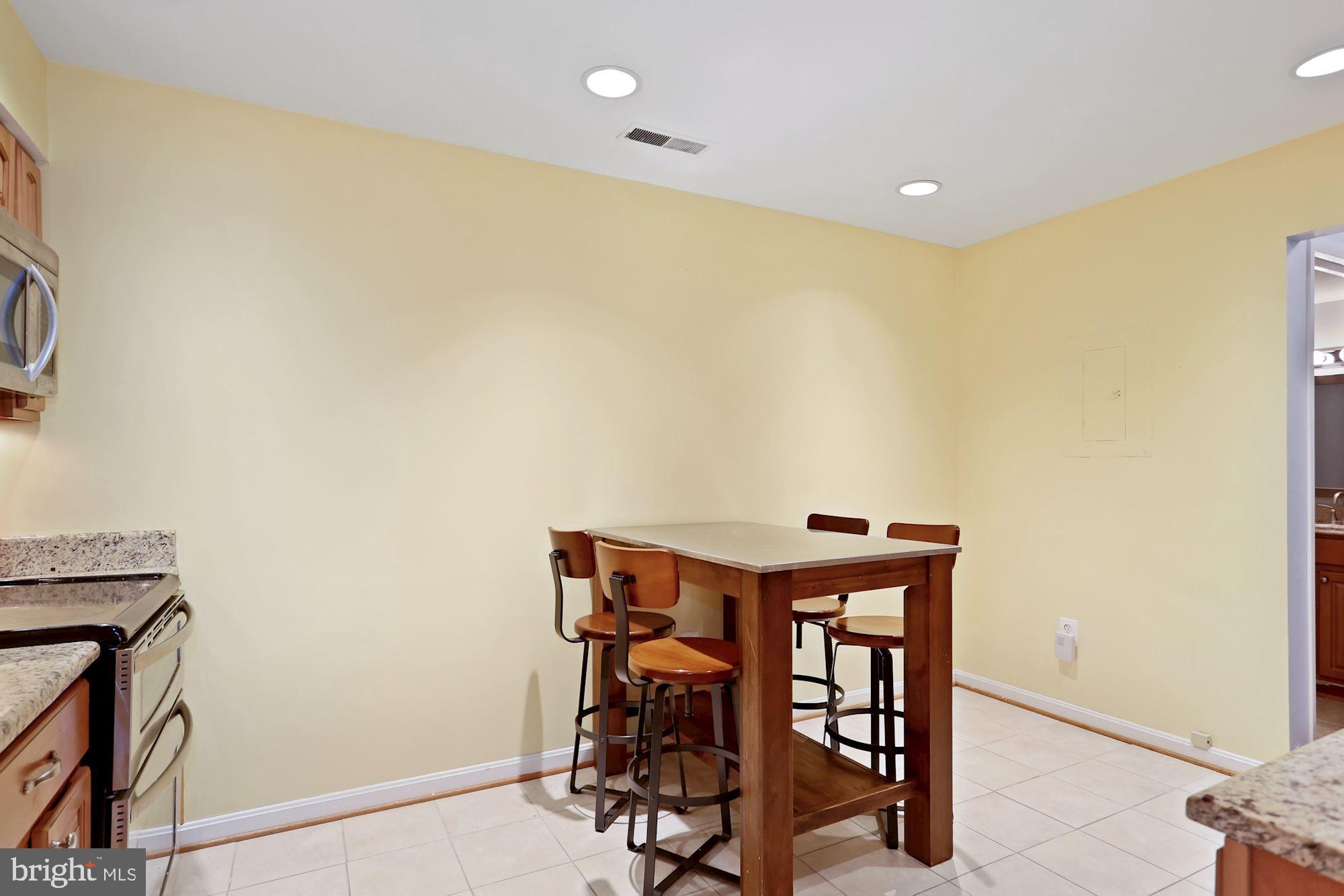 975 South Rolfe Street, Unit 1 Arlington, VA 22204 - Photo 23 of 47