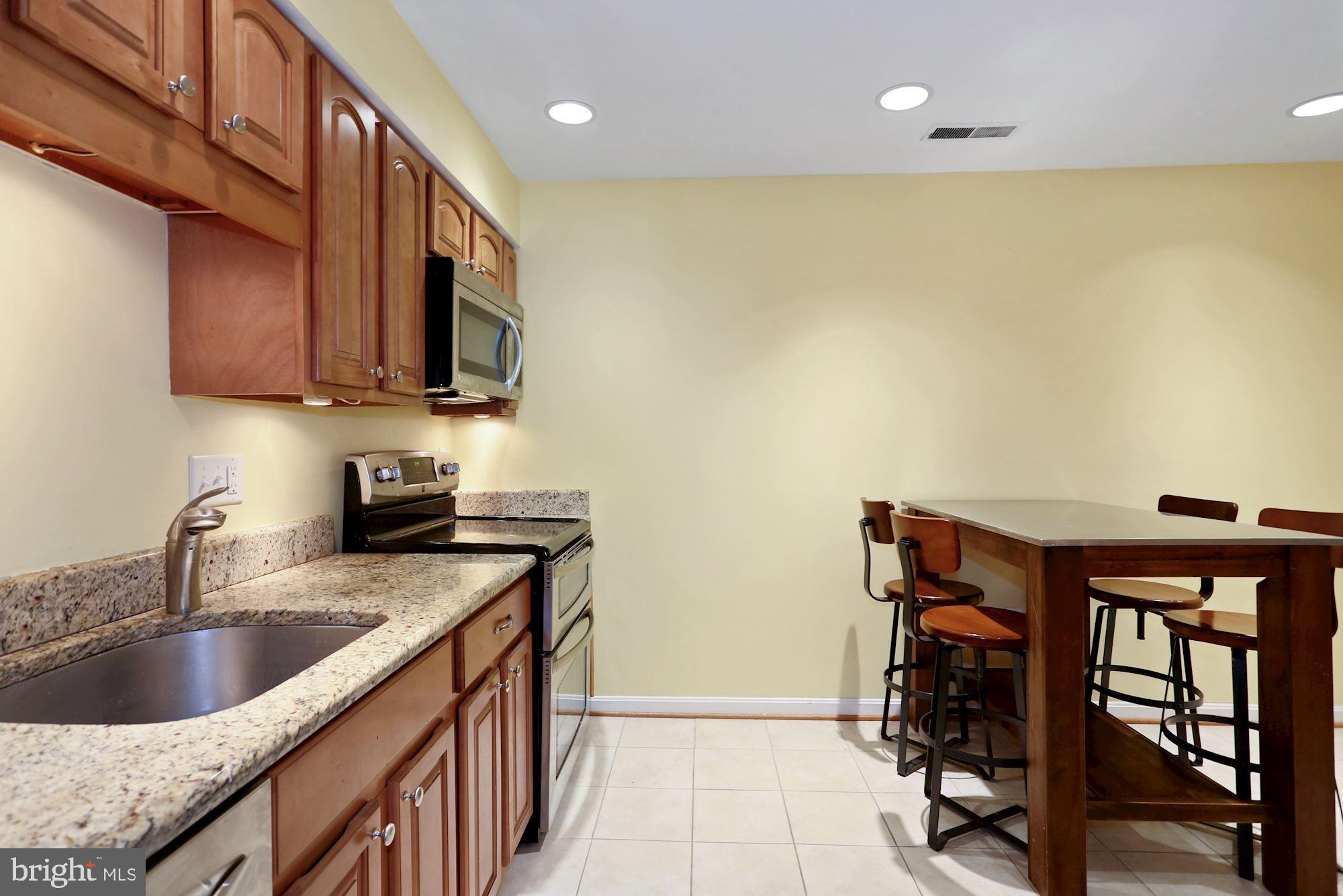 975 South Rolfe Street, Unit 1 Arlington, VA 22204 - Photo 24 of 47