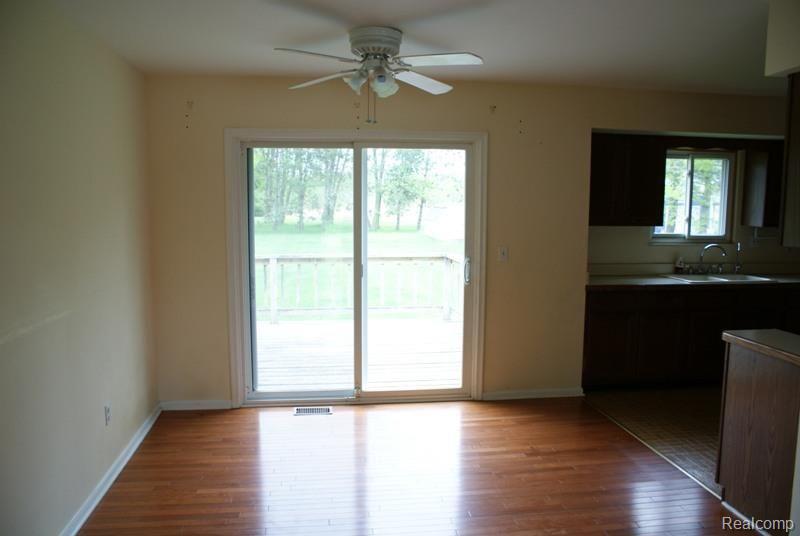 9401 Green Road Goodrich, MI 48438 - Photo 8 of 18 DSC04989.jpg