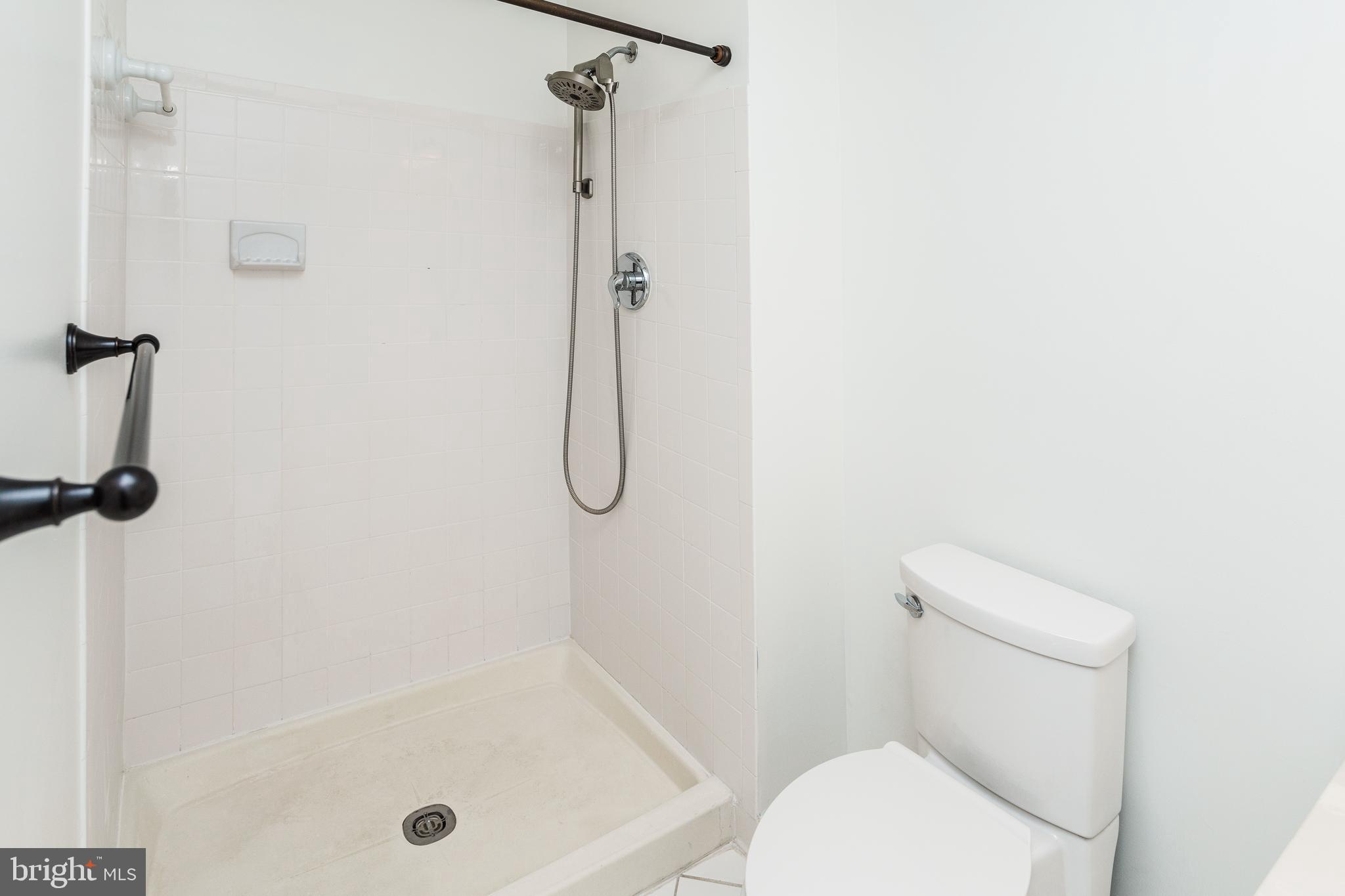 933 South Rolfe Street, Unit 2 Arlington, VA 22204 - Photo 18 of 26