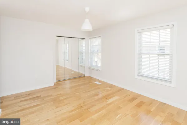 $3,350 | 933 South Rolfe Street, Unit 2, Arlington, VA 22204