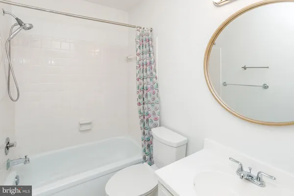 $3,350 | 933 South Rolfe Street, Unit 2, Arlington, VA 22204