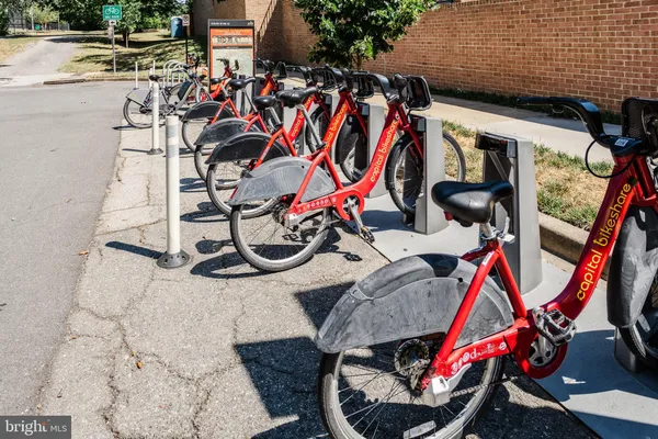 $3,350 | 933 South Rolfe Street, Unit 2, Arlington, VA 22204