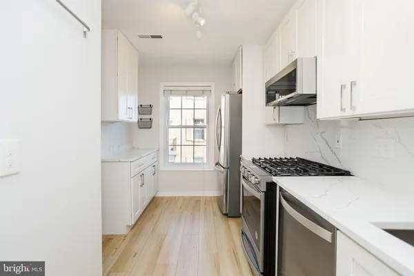 $3,350 | 933 South Rolfe Street, Unit 2, Arlington, VA 22204