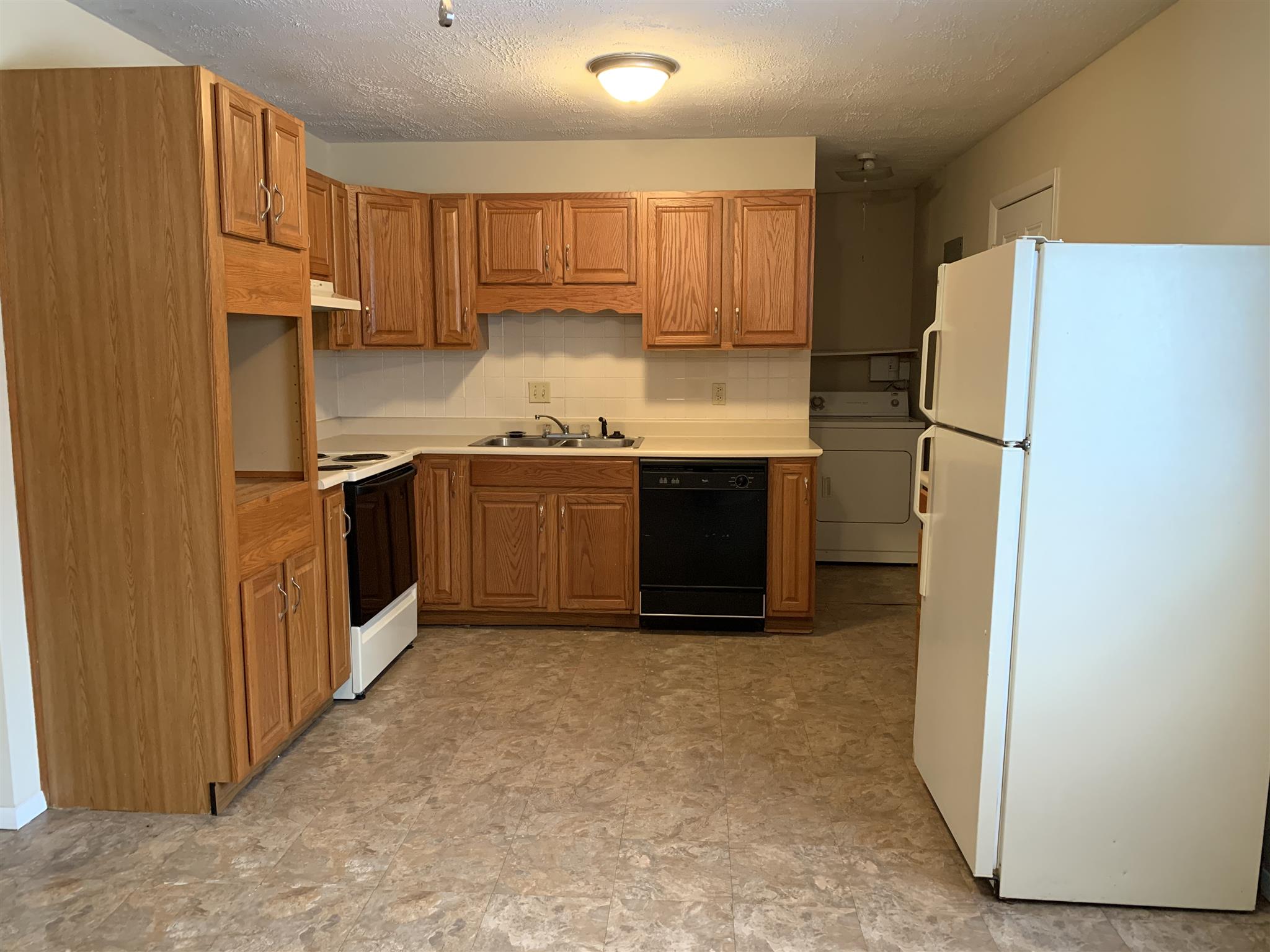 805 East Washington Center Road Fort Wayne, IN 46825 - Photo 5 of 19 Gallery Image 5