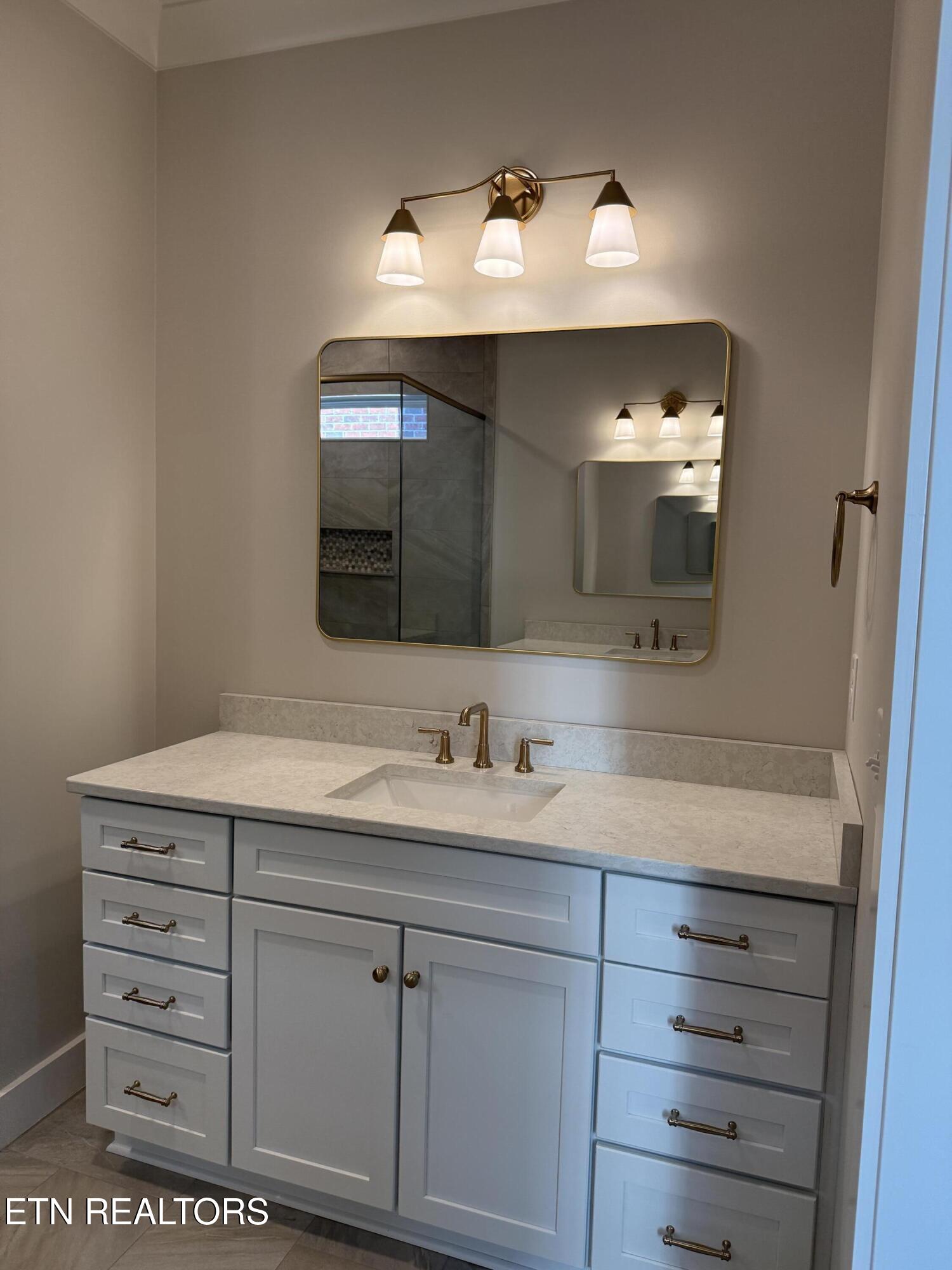 85 Royal Troon Circle Oak Ridge, TN 37830 - Photo 23 of 60 Master Bath Vanity