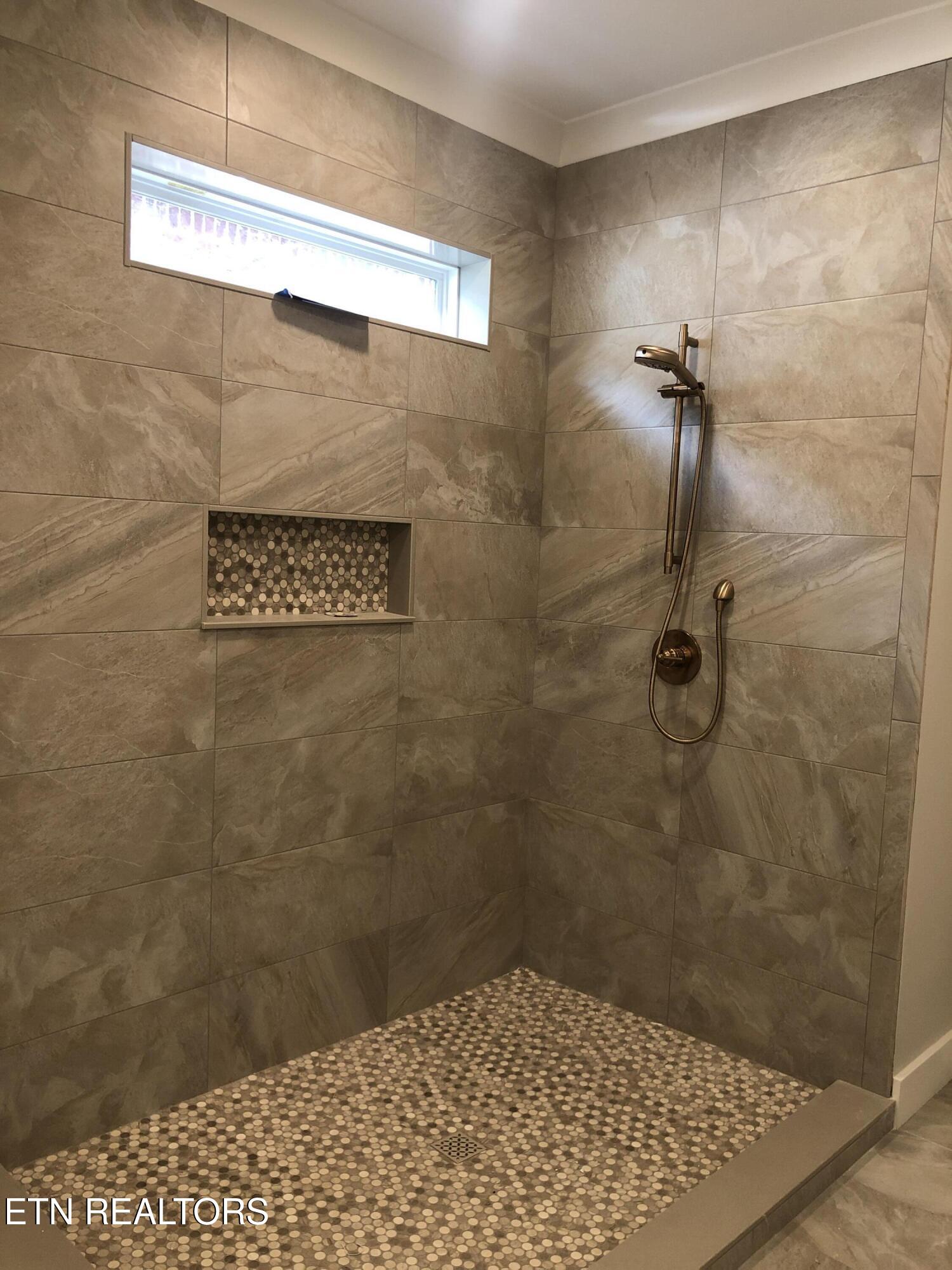 85 Royal Troon Circle Oak Ridge, TN 37830 - Photo 25 of 60 Master Bath Shower