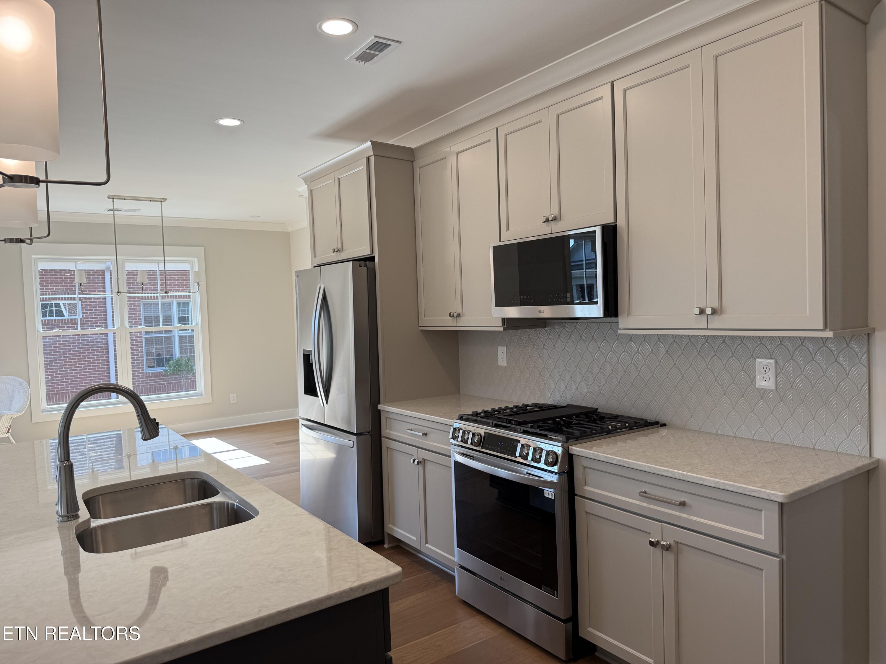 85 Royal Troon Circle Oak Ridge, TN 37830 - Photo 5 of 60 Kitchen IMG_7229