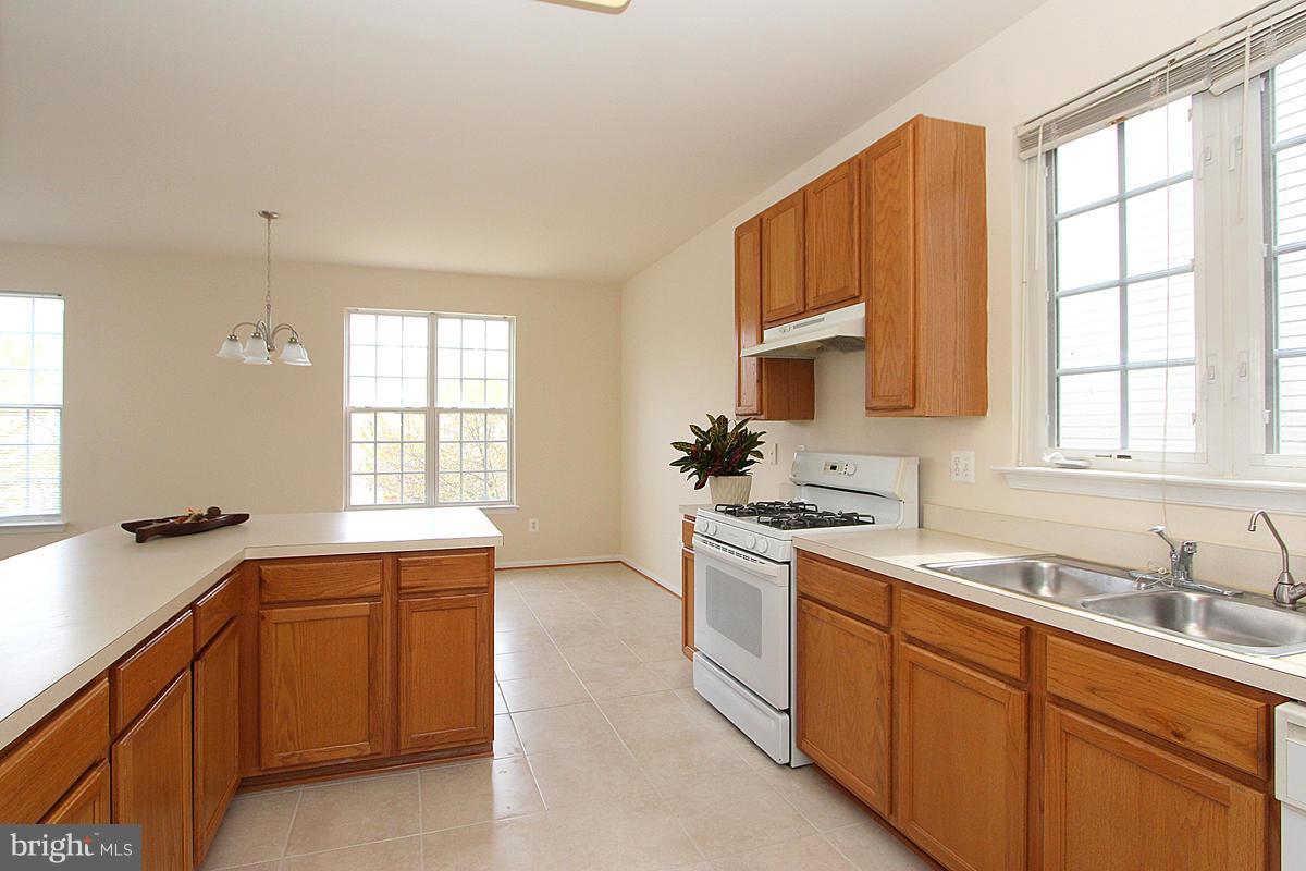 18113 Coachmans Road Germantown, MD 20874 - Photo 4 of 6 Kitchen