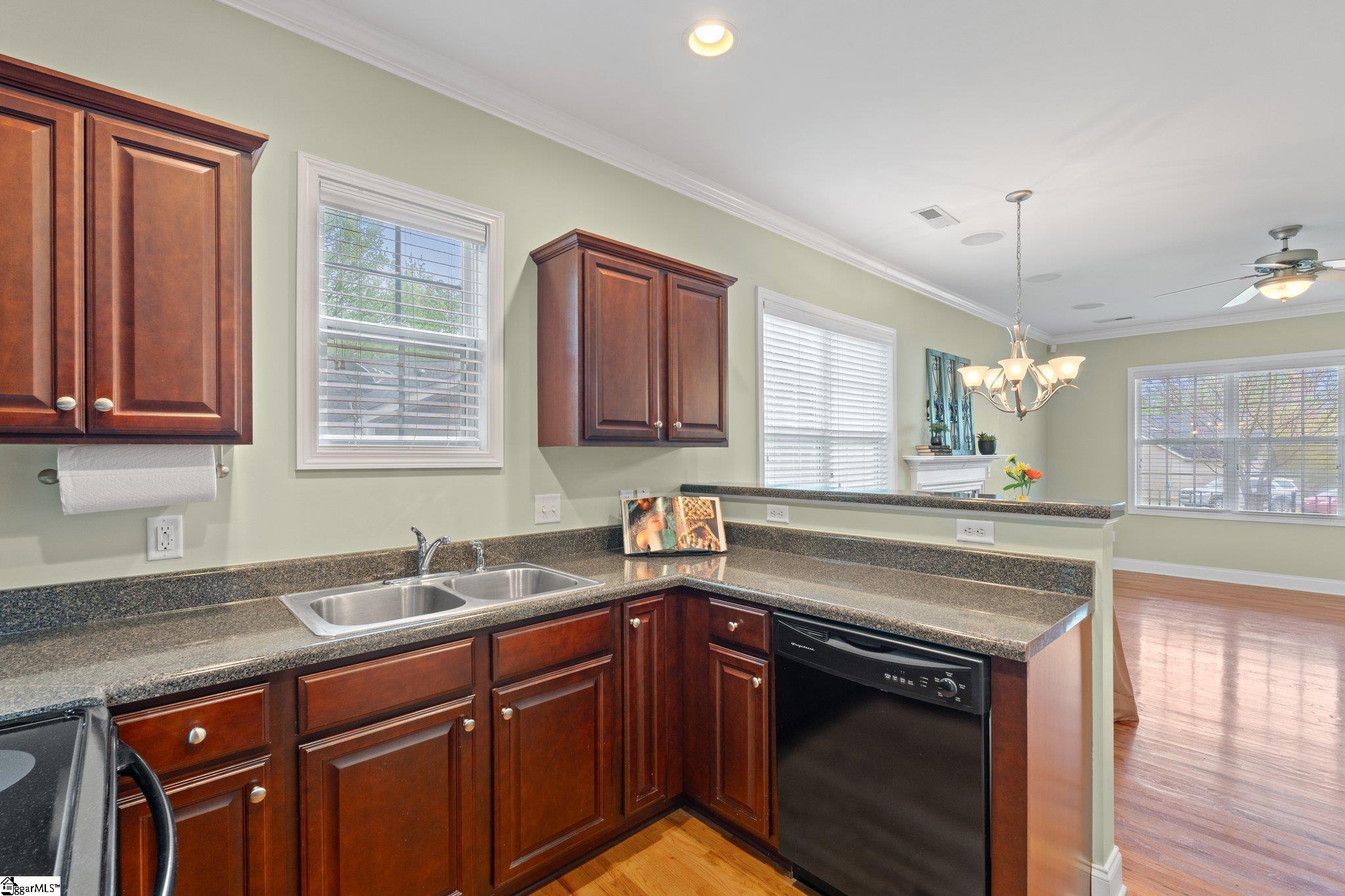 111 Ragon Lane Greenville, SC 29609 - Photo 6 of 24 Gallery Image 6