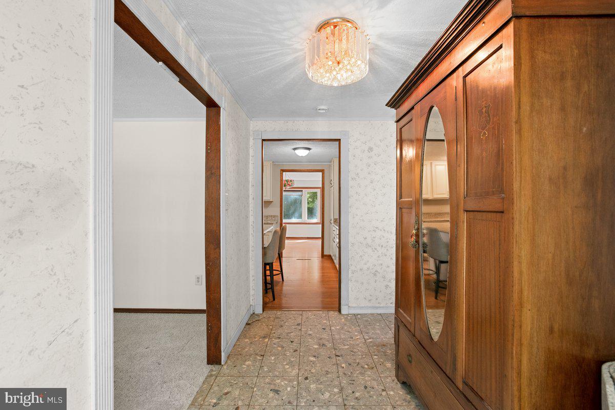 173 Rocky Run Road Fredericksburg, VA 22406 - Photo 5 of 46 Foyer