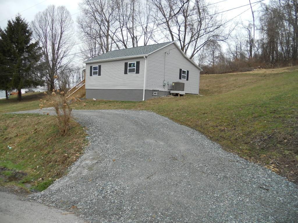 52 Wheatley Road Charleroi, PA 15022 - Photo 2 of 25 Gallery Image 2