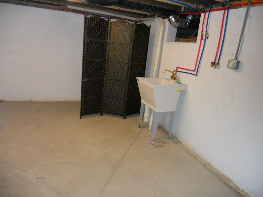 52 Wheatley Road Charleroi, PA 15022 - Photo 18 of 25 Gallery Image 18