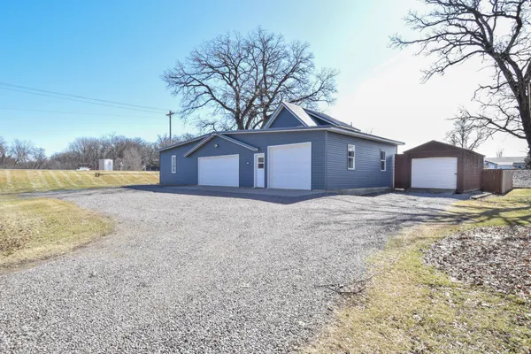 $300,000 | 304 5th Avenue North, Brownton, MN 55312