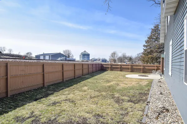 $300,000 | 304 5th Avenue North, Brownton, MN 55312