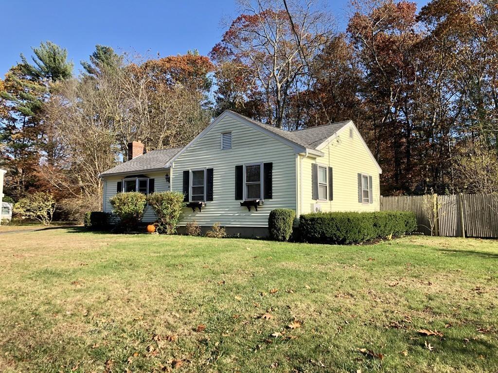 342 Webster Street Hanover, MA 02339 - Photo 3 of 21 Gallery Image 3