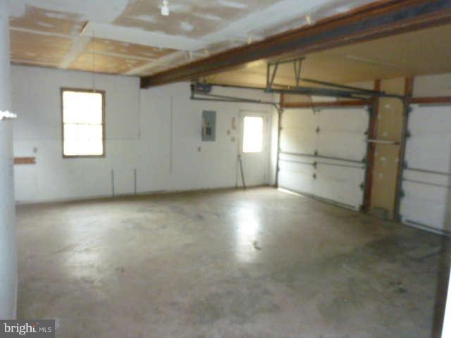 460 Quarry Road Bunker Hill, WV 25413 - Photo 10 of 14 Interior (General)