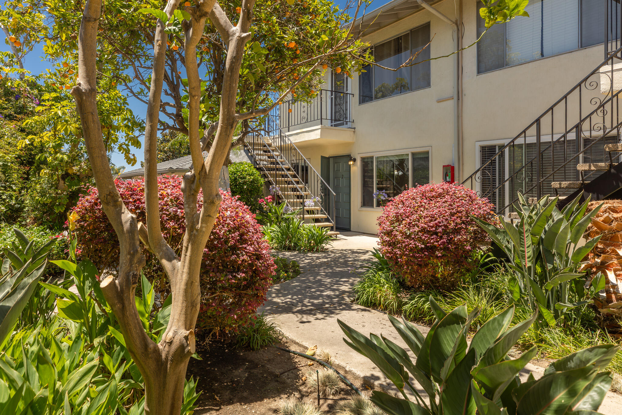 7540 Cathedral Oaks Road, Unit 2 Goleta, CA 93117 - Photo 1 of 14 Courtyard