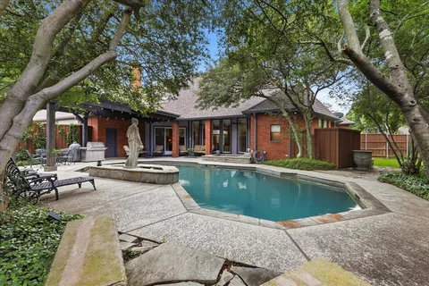 a view of outdoor space yard swimming pool and patio